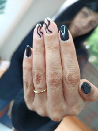 Busco chic@ para MANICURISTA, peluquería, estética