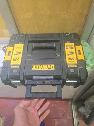 Caja de herramientas DeWalt XR DCG405NT