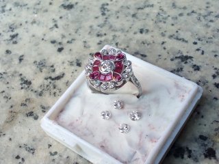 Sortija Art Deco Platino Rubíes y Diamantes