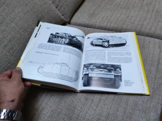 Maquetas,Libro Sturmgeschütz & Its Variants