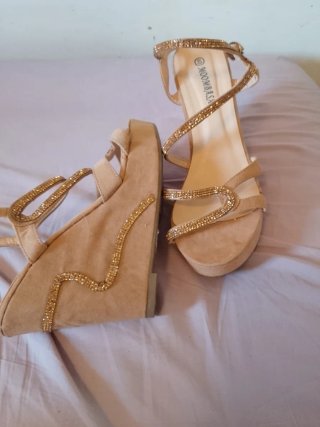 Sandalias MOOMBASA Beige Talla 40 Mujer