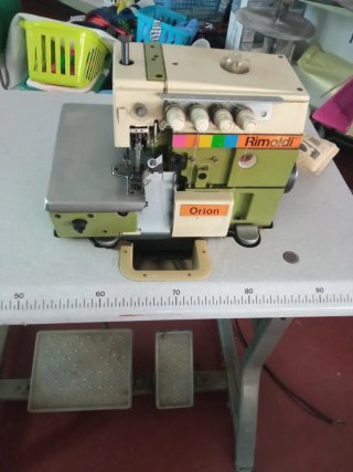 Remalladora Industrial Rimoldi 4 Hilos
