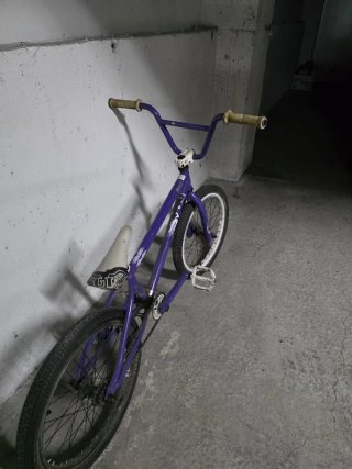 Bicicleta BMX GT Fly Morada