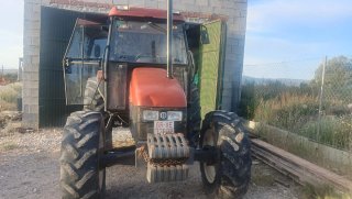 Tractor New Holland L75