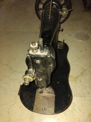 Máquina de coser Singer antigua