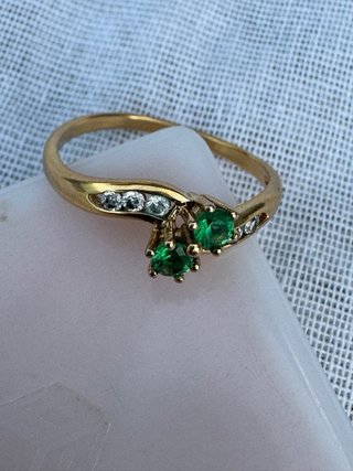 Anillo Vintage Chapado Oro con Piedras Verdes