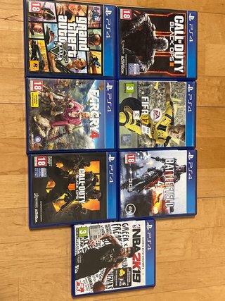 Consola PS4 500GB con mandos y juegos