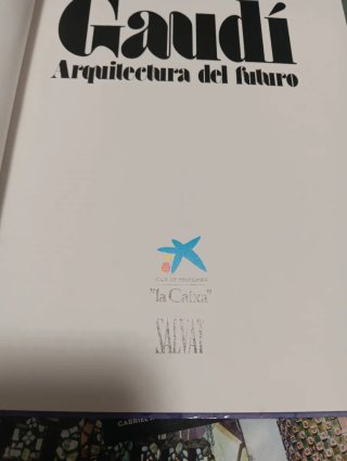 Libro Gaudí.  Más  revistas