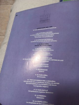 Libro Gaudí.  Más  revistas