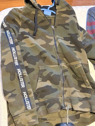 Lote 4 Sudaderas Hollister. En buen estado .