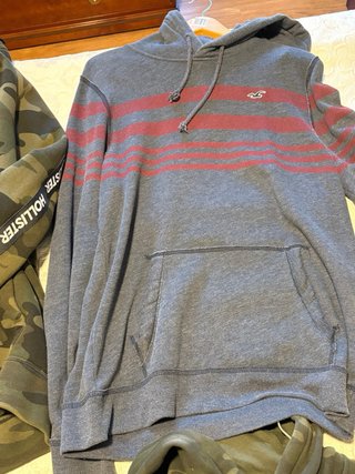 Lote 4 Sudaderas Hollister. En buen estado .