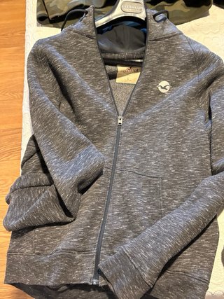 Lote 4 Sudaderas Hollister. En buen estado .