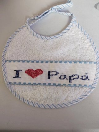 Babero bebé bordado I ❤️ Papá