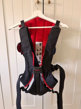 Mochila Portabebés Babybjörn Negra.