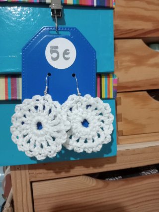 Orecchini all'uncinetto fatti a mano
