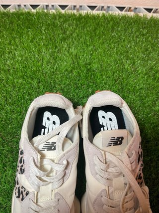 New Balance 327 blancas y Leopardo Talla 40