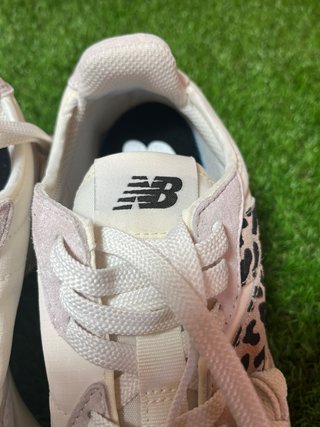 New Balance 327 blancas y Leopardo Talla 40