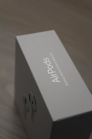 AirPods 4 ANC Apple