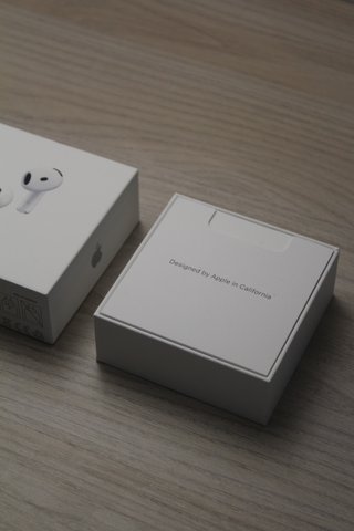 AirPods 4 ANC Apple