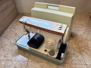 Máquina de coser Singer 247 Vintage