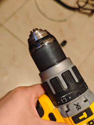 Taladro Dewalt DCD796