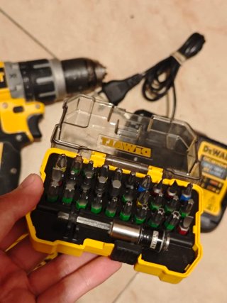 Taladro Dewalt DCD796