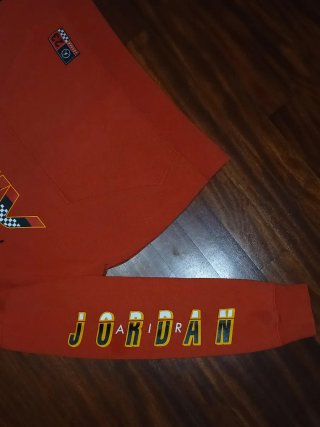 Vendo sudadera Jordan Naranja auténtica