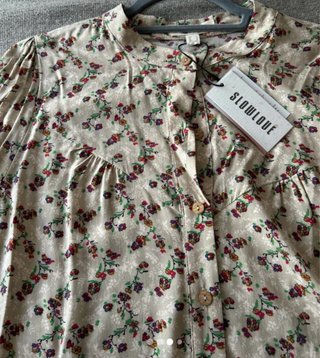 Blusa Slowlove floral beige multicolor