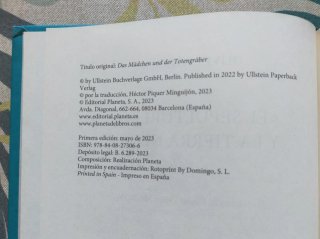 1* edición. El sepulturero y la tierra negra.
