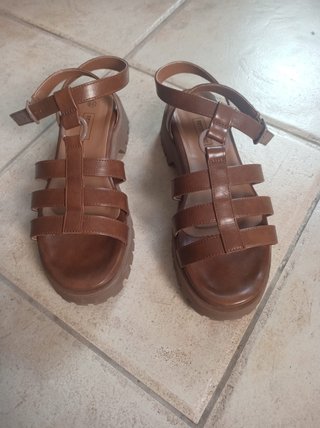 Sandalias Merry Scott Marrones