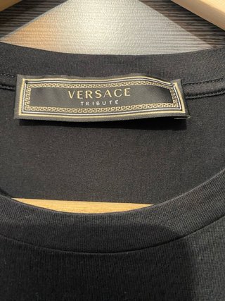 Camiseta Versace Bordada Negra