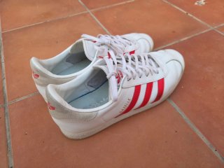 Adidas Gazelle Talla 44 Blancas y Rojas