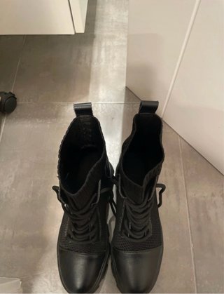 Botines tela y piel negros