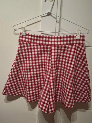 Falda  short corta verano Zara cuadros rojos