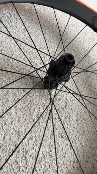 Ruedas Newmen Carbono Tubeless streem S.60/S.66 28