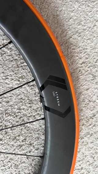 Ruedas Newmen Carbono Tubeless streem S.60/S.66 28