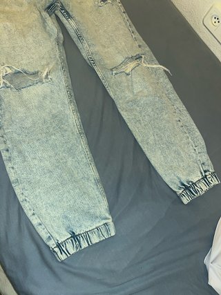 Pantalones vaqueros rotos