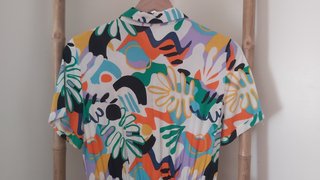 Macacão calção Springfield estampado tropical
