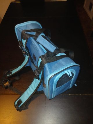 Transportín gato mochila azul y negro. Mochila