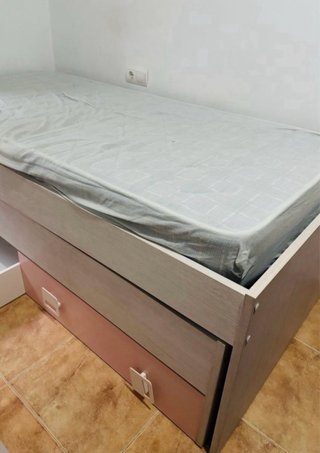 Cama nido con colchón y armario