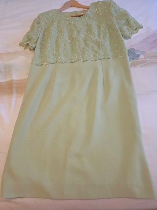 Vestido de encaje con abrigo de gasa