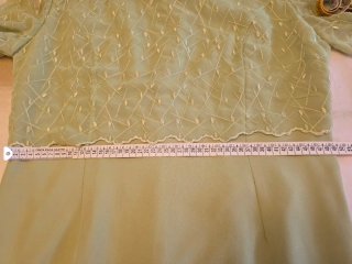 Vestido de encaje con abrigo de gasa