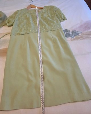 Vestido de encaje con abrigo de gasa