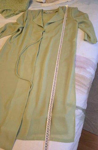 Vestido de encaje con abrigo de gasa