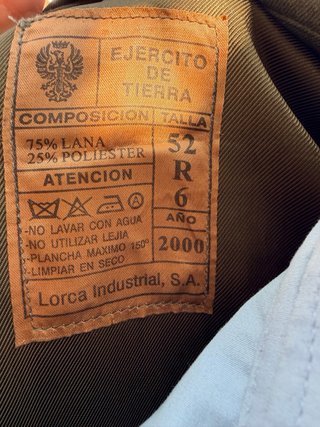 Traje de bonito militar brigada paracaidista