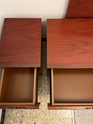 Habitación: Cama, somier, colchon y 2 mesitas