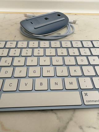 Pack Teclado Apple QWERTY Italiano y Ratón Azul