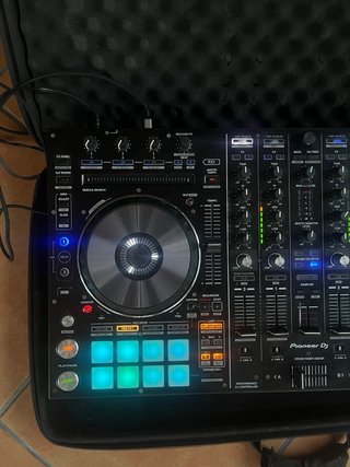 Mesa DJ Pioneer DDJ-RX