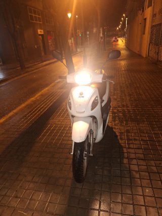 Moto SYM 125 Scooter