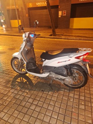 Moto SYM 125 Scooter